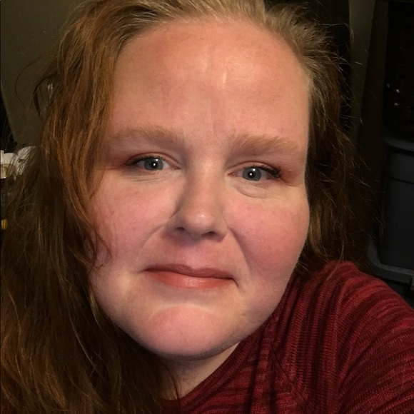 Meet your Posher, Jennifer - Picture 2 of 2